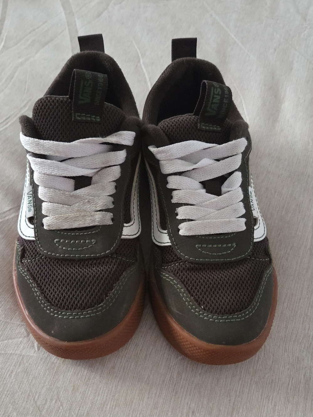 Vans Kids Low-Top Sneakers in Olive Green and White with Gum Sole